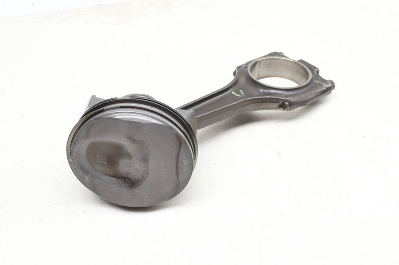 Piston w/ Connecting Rod 94610316012 — Used (SKU 635321)