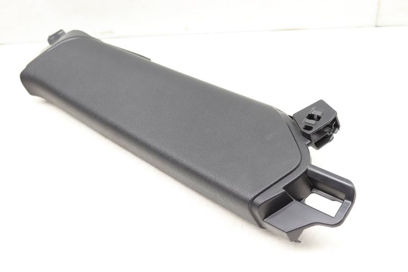 Upper C Pillar Trim / Panel 95B867288 — Used (SKU 509144)