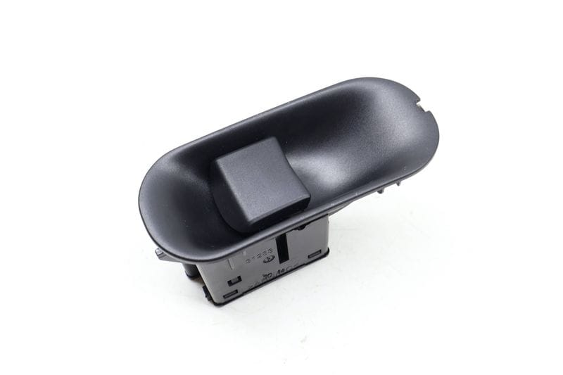 Steering Column Adjustment Switch 7PP953519E — Used (SKU 657465)