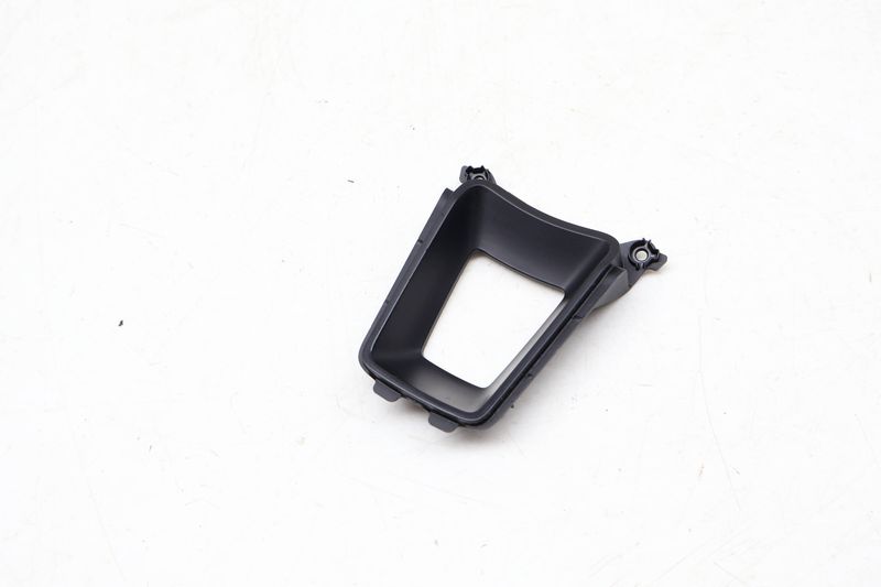 Steering Wheel Trim (FRONT LOWER) 95B419938 — Used (SKU 657341)