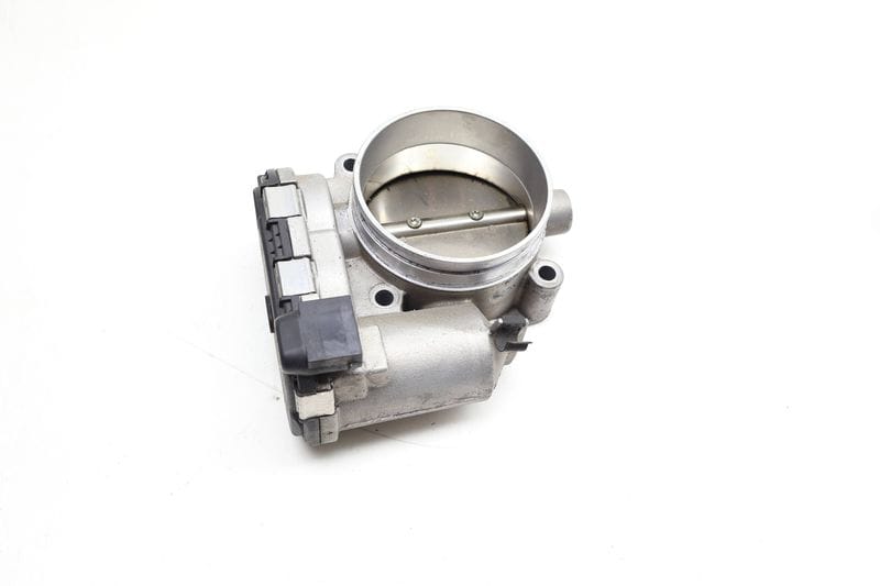 Throttle Body 99760511501 — Used (SKU 710986)