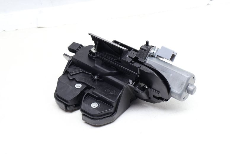 Trunk Hatch Lock / Motor (UPPER) 95B827505 — Used (SKU 657361)