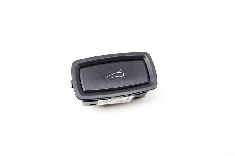 Trunk Release Switch / Button 7PP959832H — Used (SKU 730210)