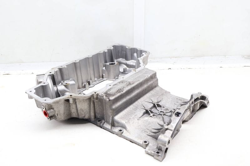 Upper Engine Oil Pan / Sump 94610705131 — Used (SKU 647692)