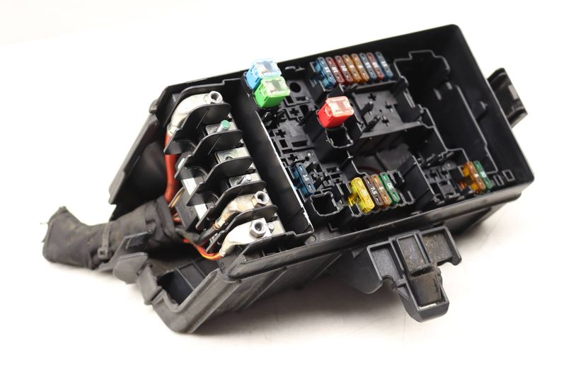 Fuse Box / Relay Housing 5Q0907361C — Used (SKU 524636)