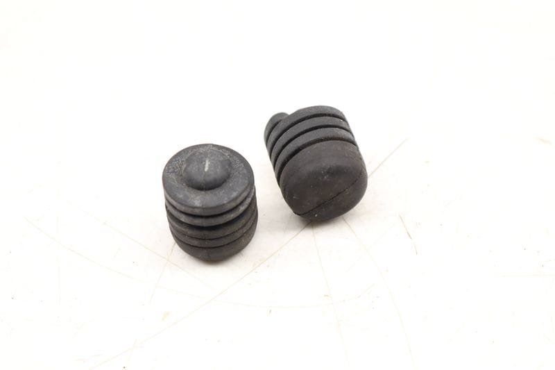 Hood Stop / Jounce Bumper Set (2) 3B0823499C — Used (SKU 524630)