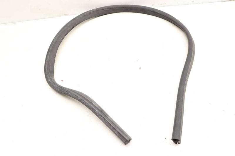 Rain Tray Seal / Hood Weather Stripping 5GM823723 — Used (SKU 519520)