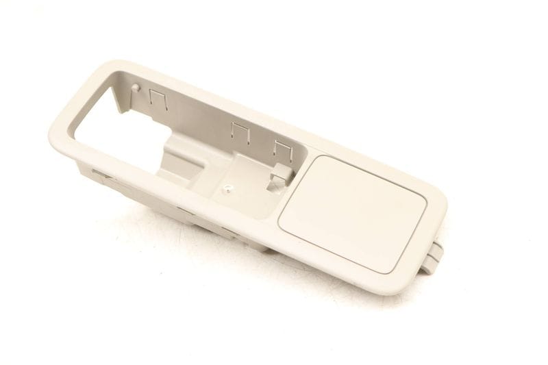 Dome Reading Light 5G9861303B — Used (SKU 519290)