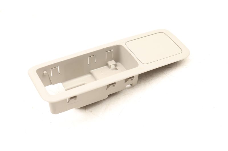 Dome Reading Light 5G9861303B — Used (SKU 519291)
