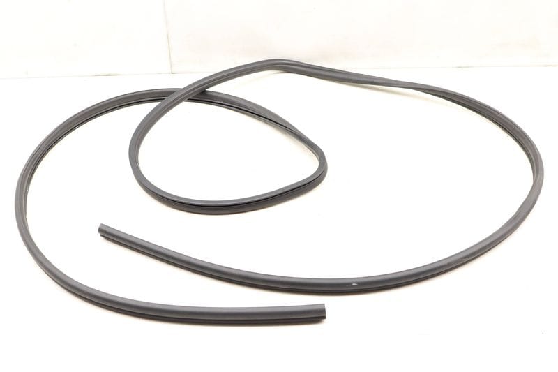 Sun Roof Seal / Weather Stripping (INNER) 5G9877439 — Used (SKU 519514)