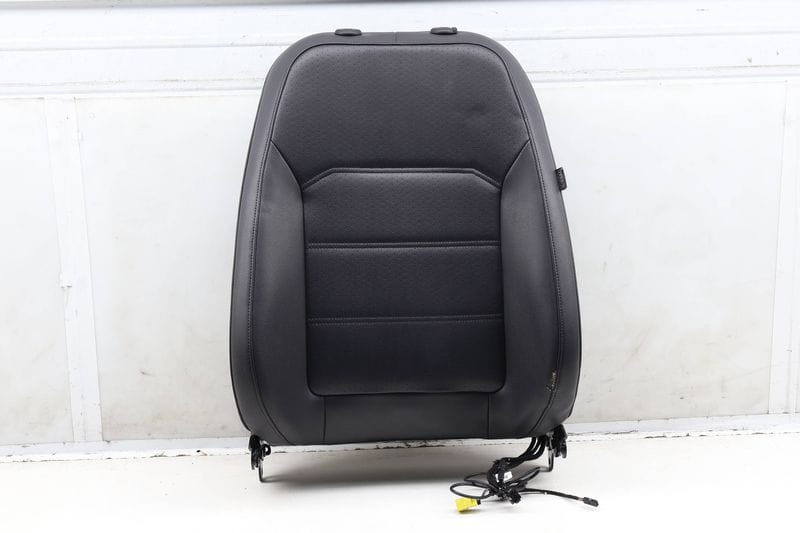 Upper Seat Backrest Cushion Assembly 561881805K — Used (SKU 618886)