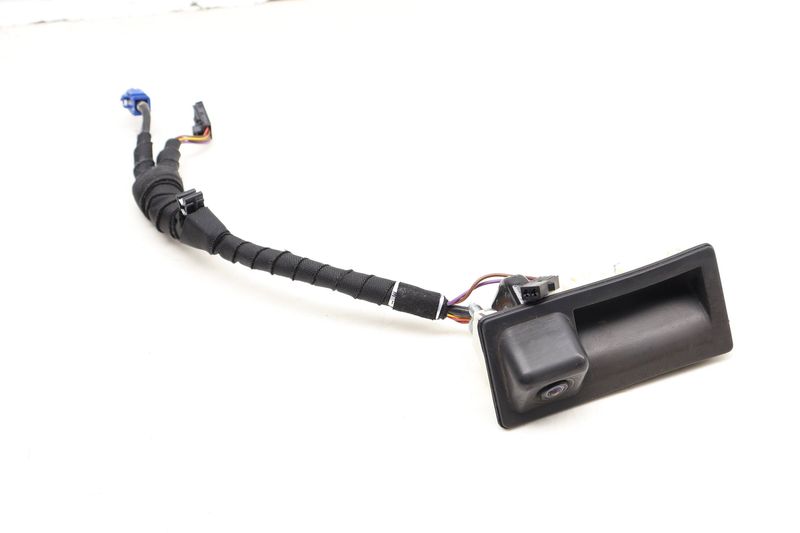 Trunk Release Handle w/ Backup Camera 5N0827566AA — Used (SKU 618614)
