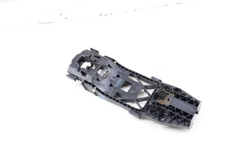 Exterior Door Handle Bracket 5N0839885H — Used (SKU 699326)