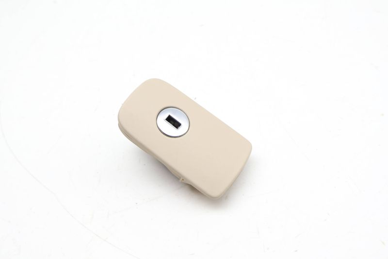 Glove Box Handle / Lock Cylinder 5M0857147F — Used (SKU 699221)