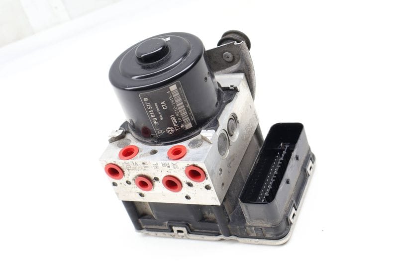 ABS Pump / Module Unit 7P0614517R — Used (SKU 626140)
