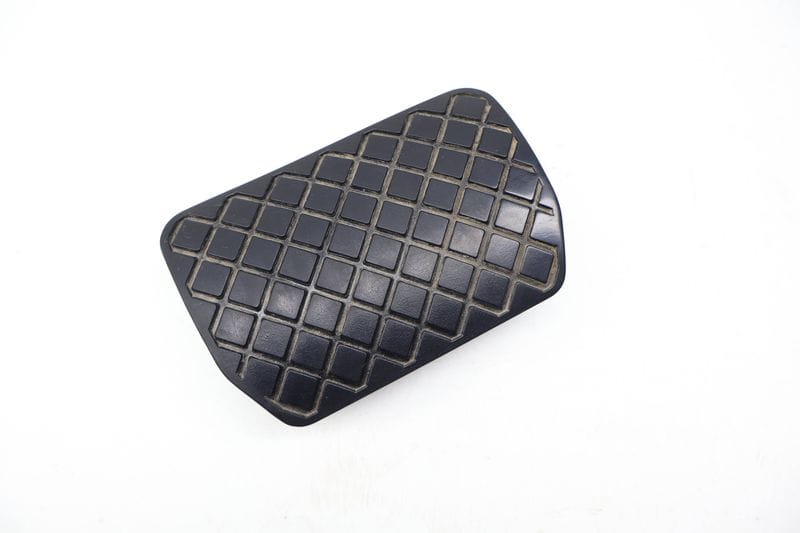 Brake Pedal Pad 8D1723173B — Used (SKU 713916)