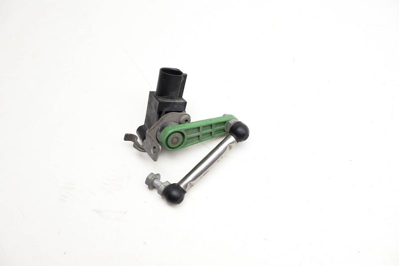 Headlight / Suspension Level Sensor 7P0616213 — Used (SKU 714069)