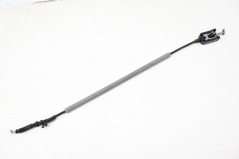 Exterior Door Handle Release / Bowden Cable 7P0837017 — Used (SKU 714217)