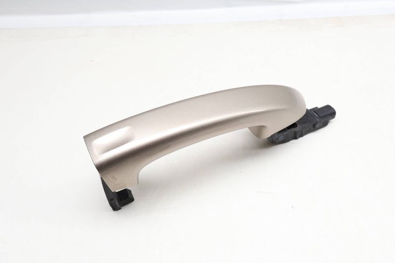 Exterior Door Handle 7P6837206F — Used (SKU 625913)