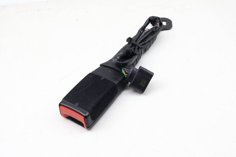 Seat Belt Buckle / Receiver 7P0857756E — Used (SKU 625871)