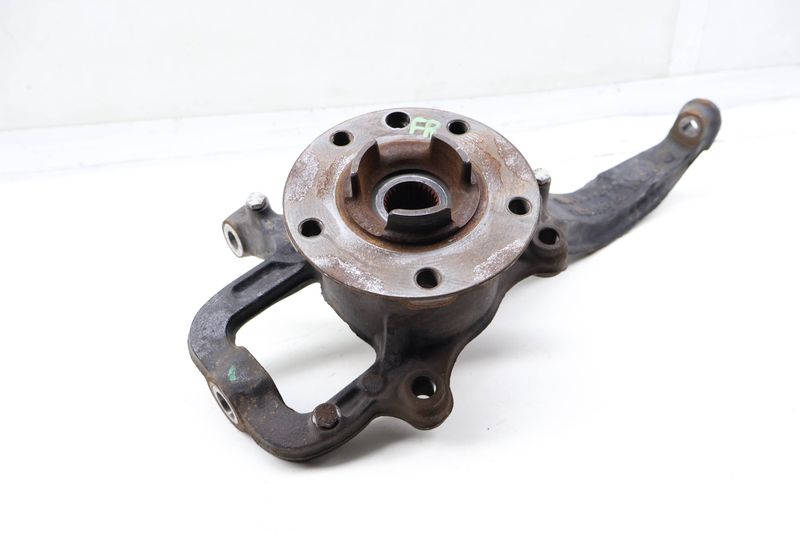 Spindle Knuckle w/ Wheel Bearing 7P6407246A — Used (SKU 714484)