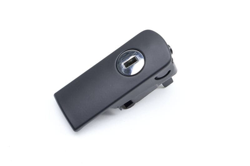 Glove Box Handle / Lock Cylinder 7P6857148 — Used (SKU 626008)