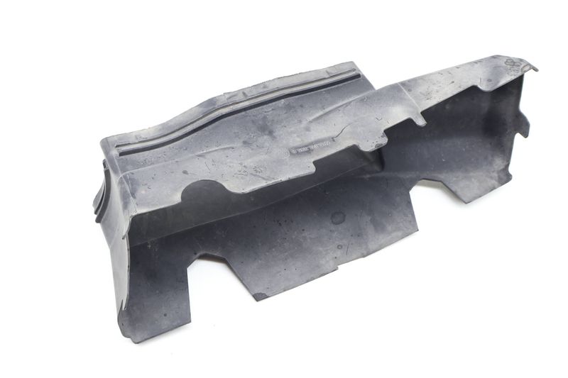 Air Guide / Duct 7P6121395B — Used (SKU 626164)