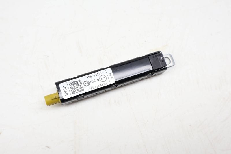 Antenna Booster (LOWER) 7P6035552N — Used (SKU 714028)