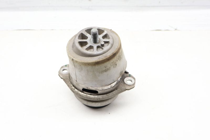 Engine / Motor Mount 7P6199131 — Used (SKU 714432)
