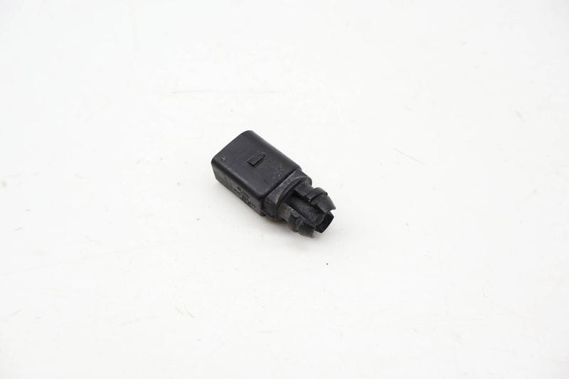 Outside Ambient Air Temperature Sensor 8Z0820535 — Used (SKU 714104)