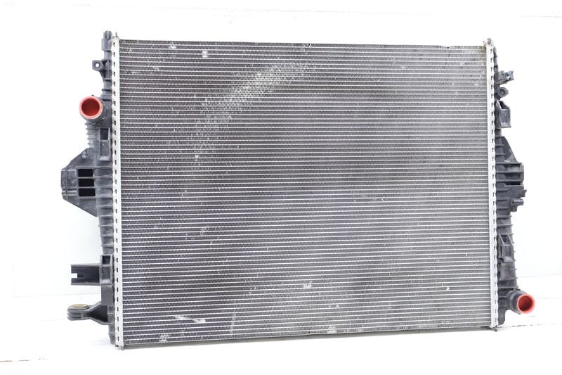 Radiator 7P0121253A — Used (SKU 714319)