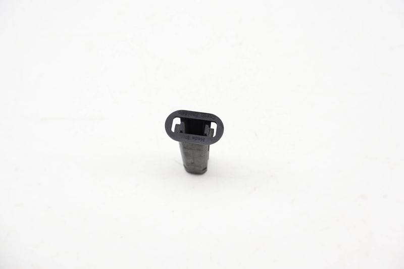 Radiator Mount / Bracket / Clip 7P0121095 — Used (SKU 714106)