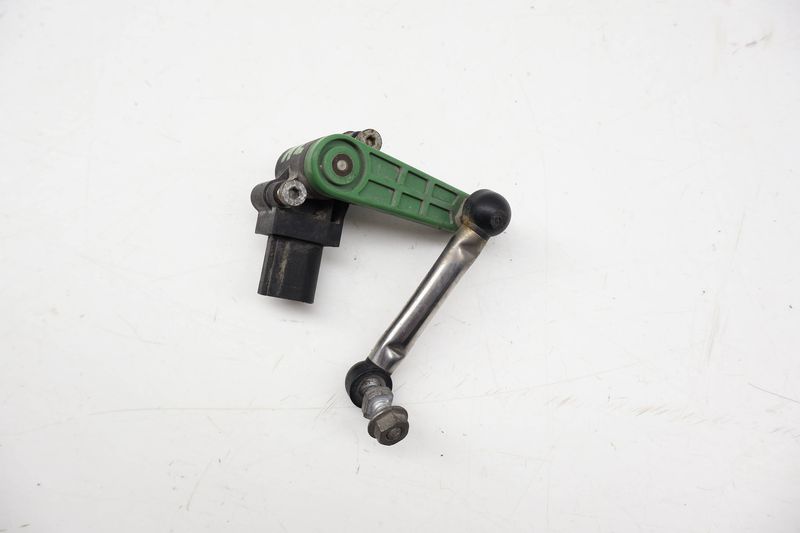 Headlight / Suspension Leveling Sensor 7P0616571 — Used (SKU 714058)