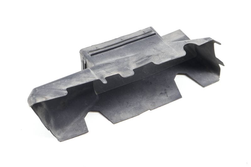 Air Guide / Duct 7P6121396A — Used (SKU 626165)