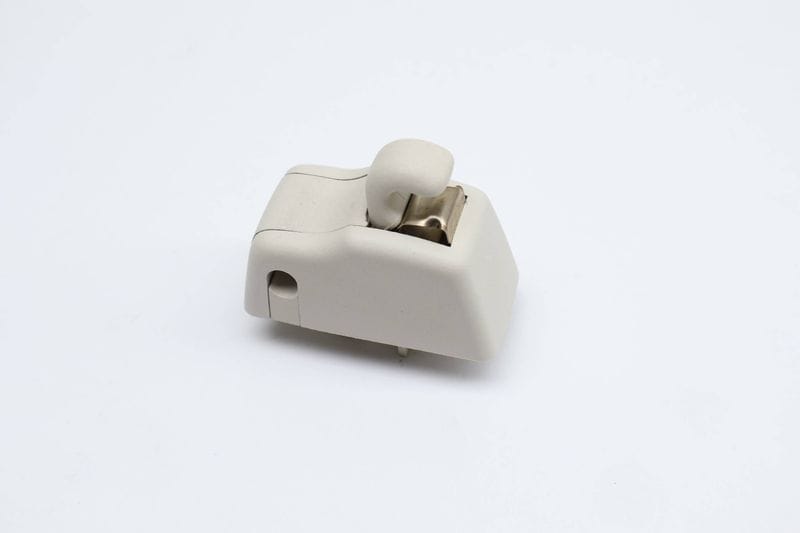 Sun Visor Clip / Bracket 4L0859562 — Used (SKU 626000)
