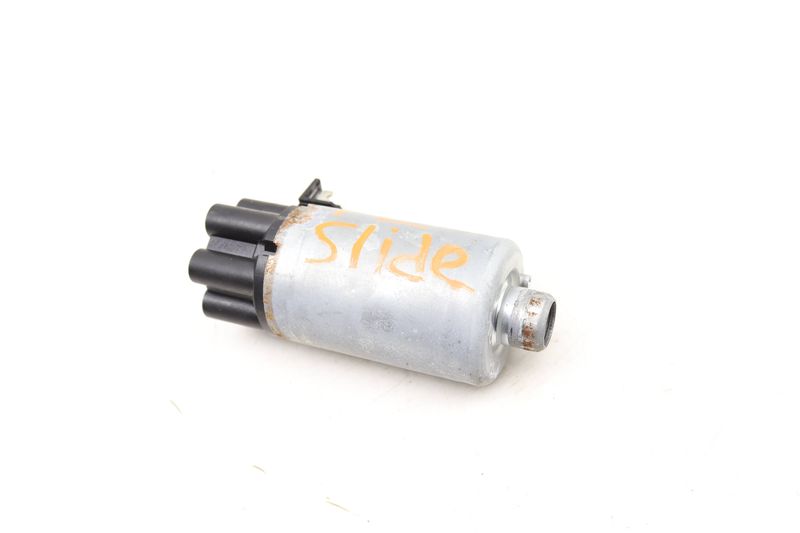 Slide / Longitudinal Seat Motor 8V4881183 — Used (SKU 469887)
