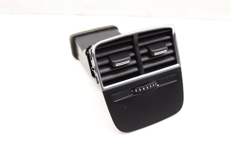 Climate Air Vent 8V0819203 — Used (SKU 474584)