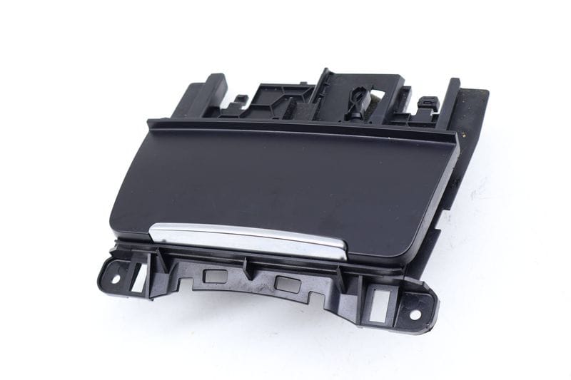 Ashtray / Ash Tray Assembly 8K0857951C — Used (SKU 679668)