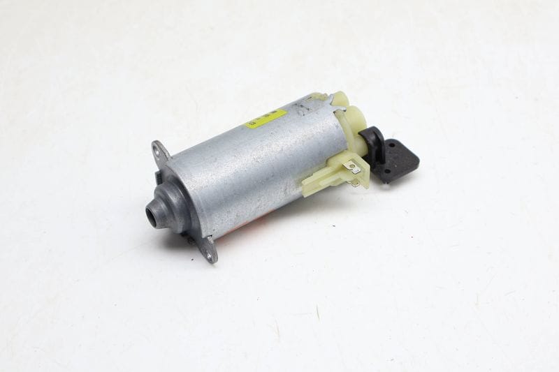Slide / Longitudinal Seat Motor 8T0881184A — Used (SKU 679695)
