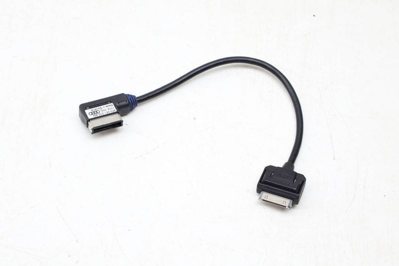 Iphone / Ipod Audio Adapter Cable 4F0051510AG — Used (SKU 679728)