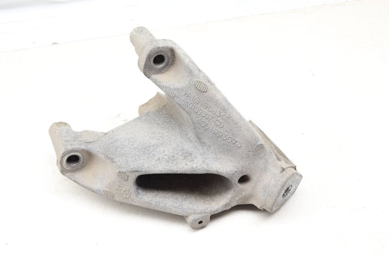 Engine Mount Bracket 8K0199307CD — Used (SKU 679850)