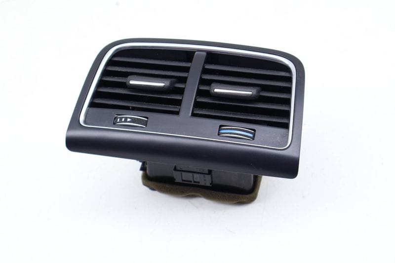 Center Air Vent 8K0819203J — Used (SKU 679681)