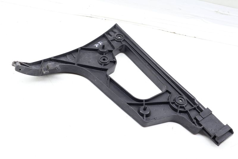 Bumper Guide / Bracket 8T0807454 — Used (SKU 679901)