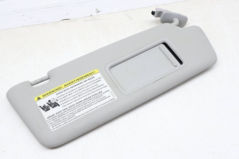 Sun Visor / Mirror 8U0857552D — Used (SKU 679640)