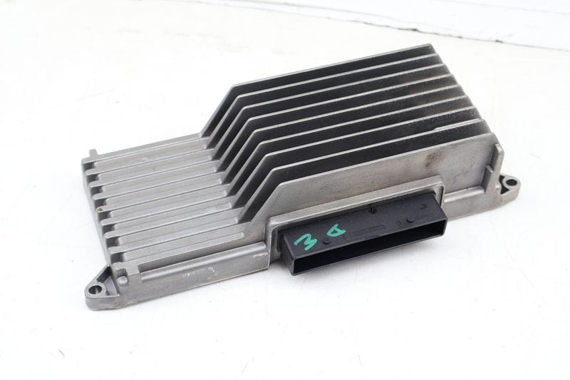 Stereo Amplifier / Amp 8R1035223A — Used (SKU 679778)