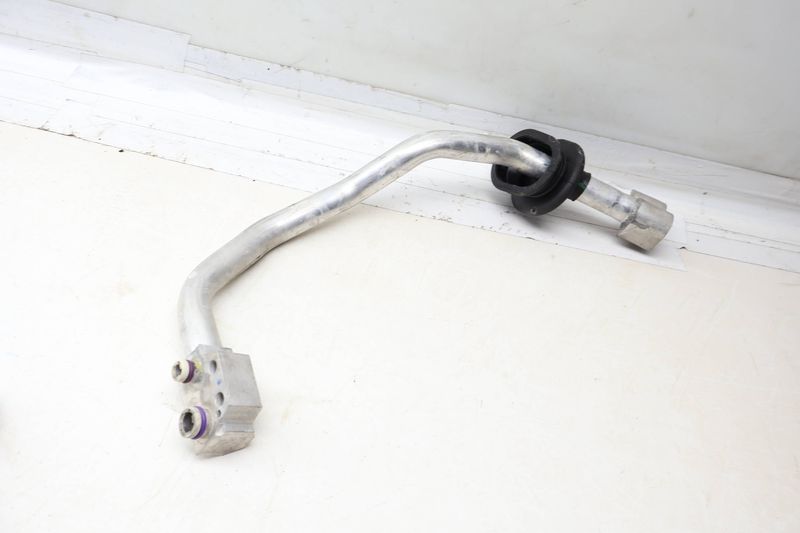 AC Hose / Line / Pipe 4G1260712G — Used (SKU 696232)
