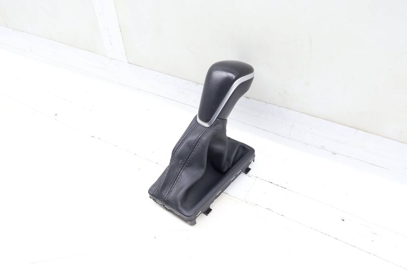 Automatic Shifter Knob w/ Boot 4G1713139AG — Used (SKU 695954)