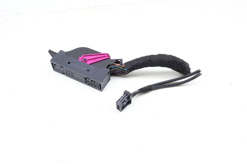 Stereo Amplifier / Amp Wiring Connector Pigtail 5K0971636 — Used (SKU 696127)