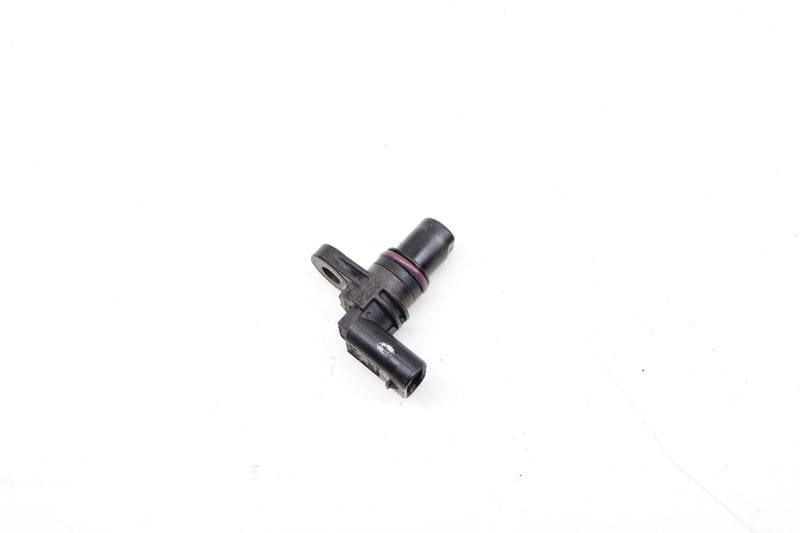 Cam / Camshaft Position Sensor 04C907601 — Used (SKU 696298)
