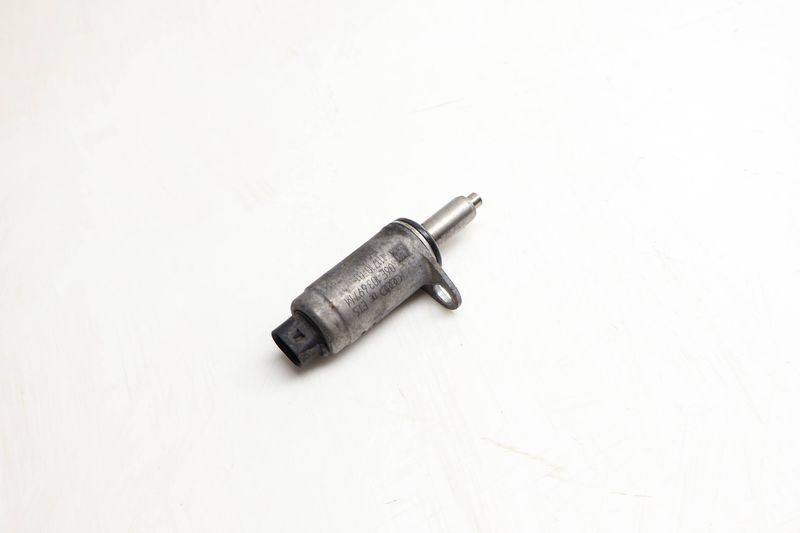 Cam Valve / Camshaft Adjustment Solenoid 06E103697M — Used (SKU 696281)